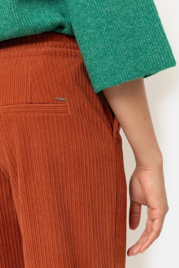 Roestbruine Loose Fit Broek Met Rechte Pijpen-Terre Bleue Fashion